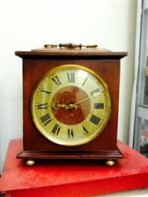 Đồng hồ cổ để bàn Liên xô cổ, vỏ gỗ, máy 3 tuần - MS546