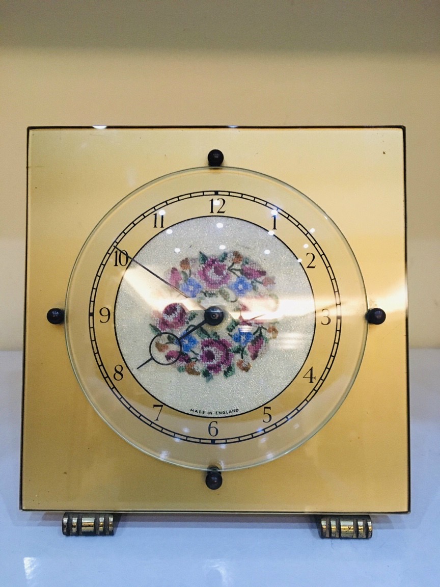 Đồng hồ Anh Quốc xưa hiếm gặp, mặt gương kính kết hợp thêu tay tuyệt đẹp - mã số MS482