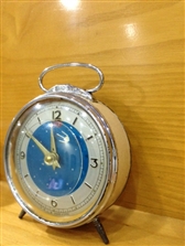 Đồng hồ vê tinh xưa, mặt số nổi - mã số 350